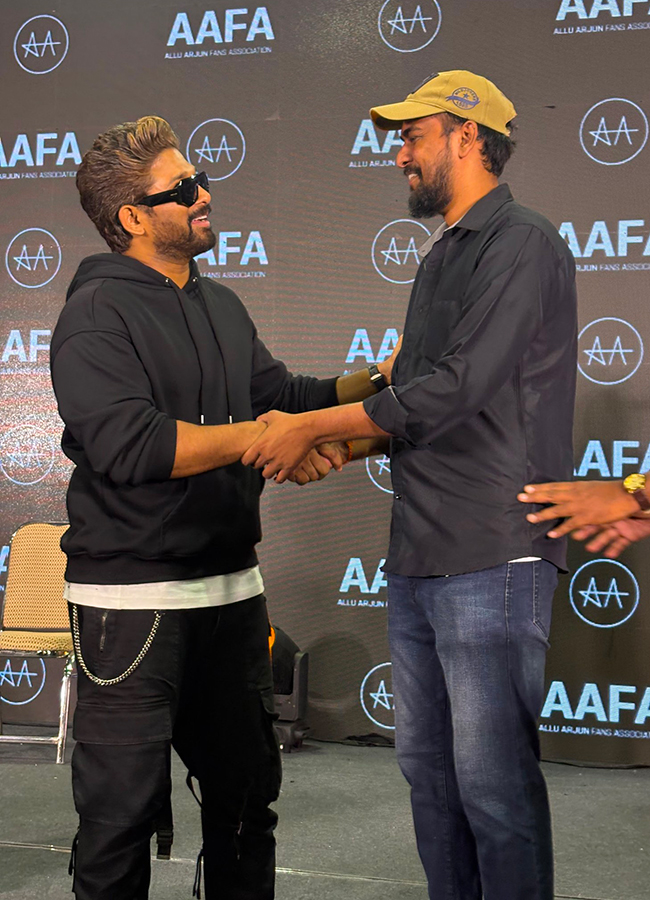 Allu_20Arjun_20Fans_20Meet_20Hyderabad_20Viral_20Photos__20_2811_29.jpg 11
