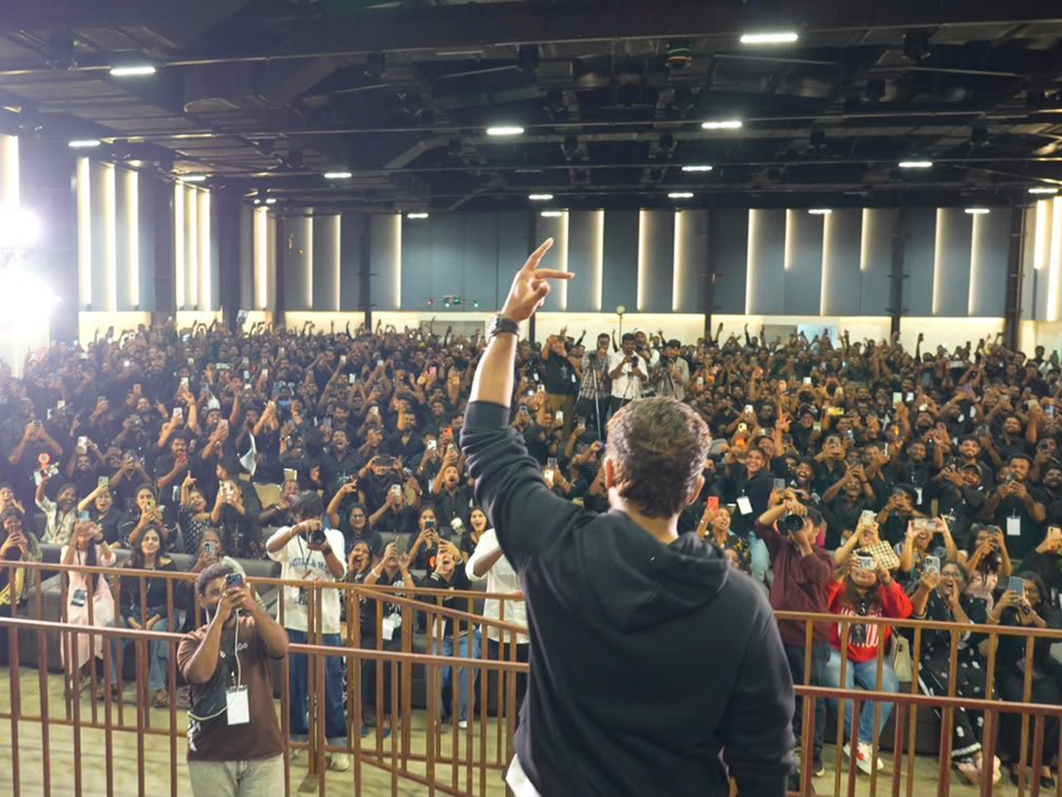 Allu_20Arjun_20Fans_20Meet_20Hyderabad_20Viral_20Photos__20_2814_29.jpg 14