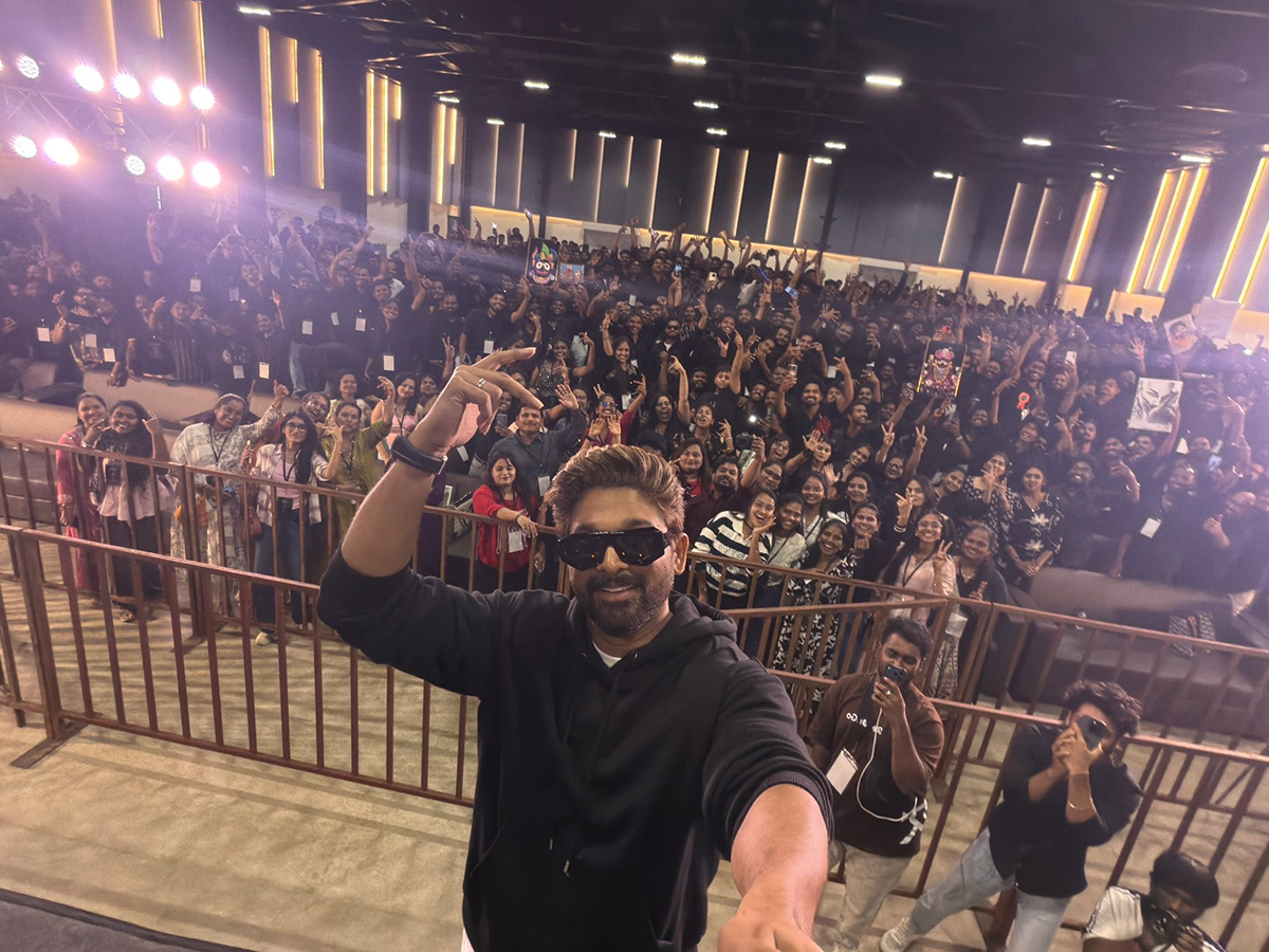 Allu_20Arjun_20Fans_20Meet_20Hyderabad_20Viral_20Photos__20_282_29.jpg 2