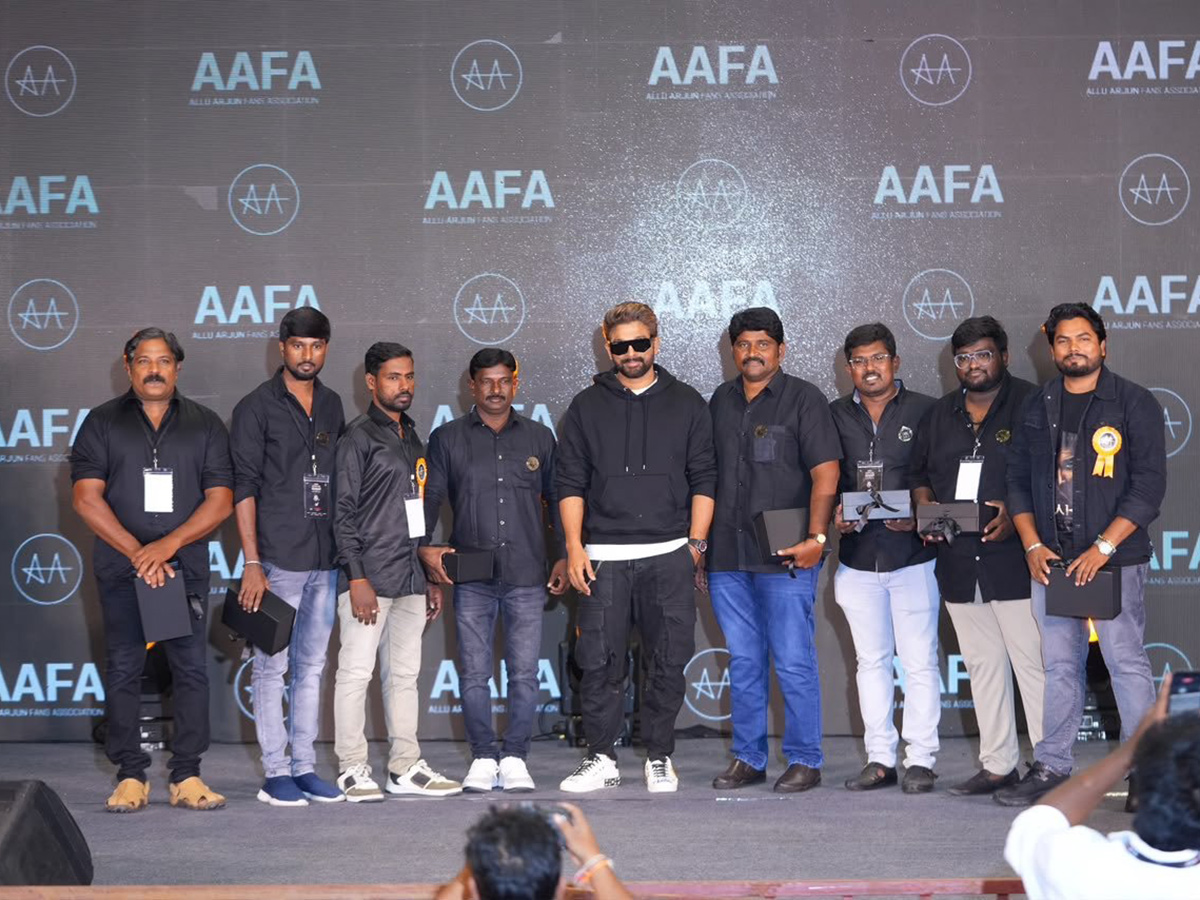 Allu_20Arjun_20Fans_20Meet_20Hyderabad_20Viral_20Photos__20_283_29.jpg 3