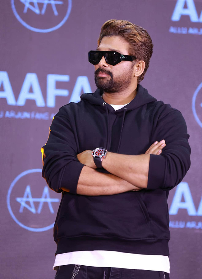 Allu_20Arjun_20Fans_20Meet_20Hyderabad_20Viral_20Photos__20_287_29.jpg 7
