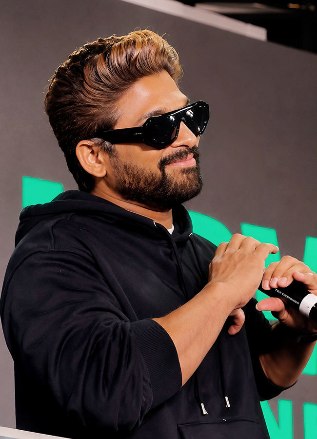 Allu_20Arjun_20Fans_20Meet_20Hyderabad_20Viral_20Photos__20_289_29.jpg 9