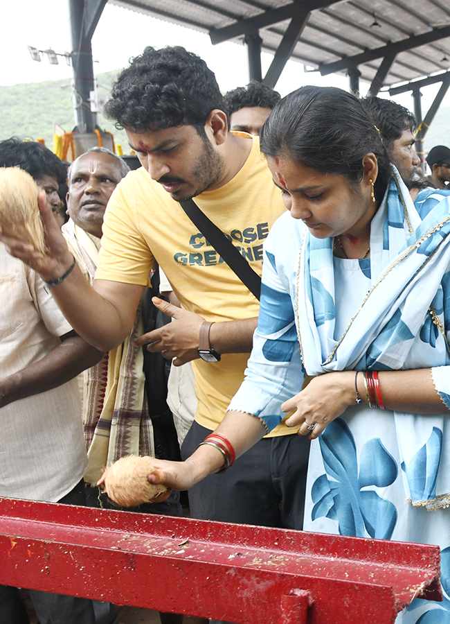 Devotional_20_20Simhachalam_20Giri_20Pradakshina_20Photo_20Galleryz_20_2812_29.jpg 12