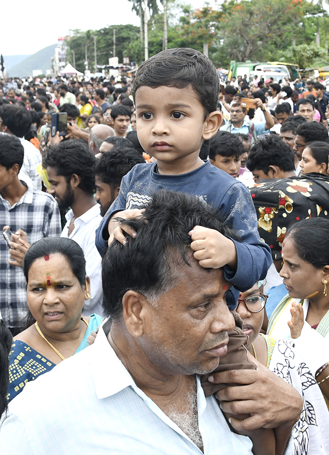 Devotional_20_20Simhachalam_20Giri_20Pradakshina_20Photo_20Galleryz_20_2816_29.jpg 16
