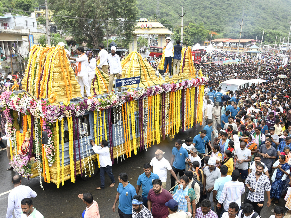 Devotional_20_20Simhachalam_20Giri_20Pradakshina_20Photo_20Galleryz_20_2817_29.jpg 17