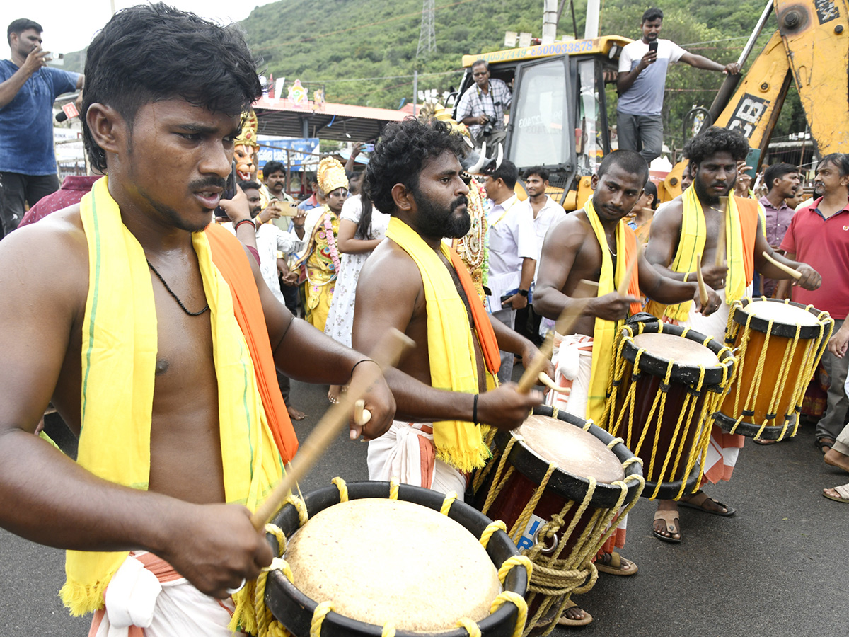 Devotional_20_20Simhachalam_20Giri_20Pradakshina_20Photo_20Galleryz_20_2818_29.jpg 18