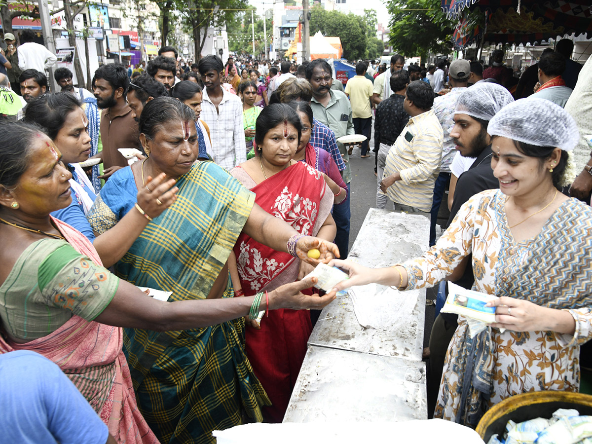 Devotional_20_20Simhachalam_20Giri_20Pradakshina_20Photo_20Galleryz_20_288_29.jpg 8