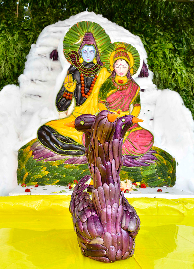 Shakambari_20Utsavam_20at_20the_20Kanaka_20Durga_20Temple_20atop_20Indrakeeladri_20in_20Vijayawada__20_2813_29.jpg 13