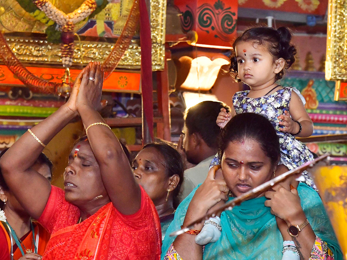 Shakambari_20Utsavam_20at_20the_20Kanaka_20Durga_20Temple_20atop_20Indrakeeladri_20in_20Vijayawada__20_2820_29.jpg 20