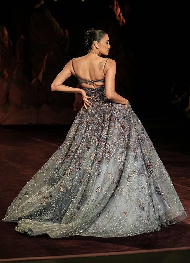 The_2019th_20edition_20Hyundai_20India_20Couture_20Week_202026__20_2821_29.jpg 21