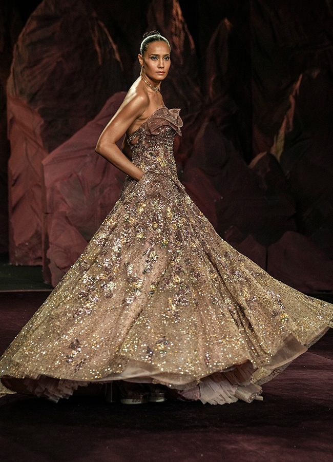 The_2019th_20edition_20Hyundai_20India_20Couture_20Week_202026__20_2822_29.jpg 22
