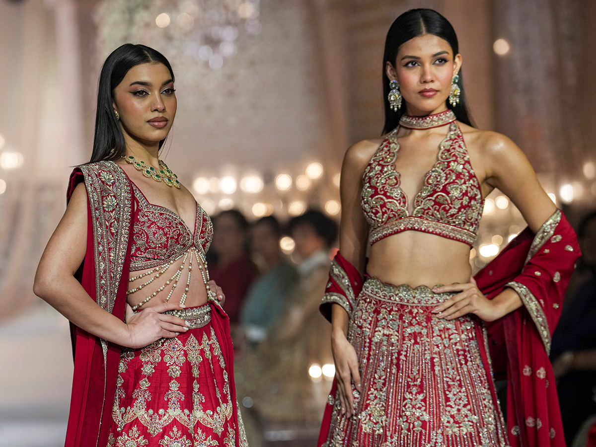 The_2019th_20edition_20Hyundai_20India_20Couture_20Week_202026__20_286_29.jpg 6