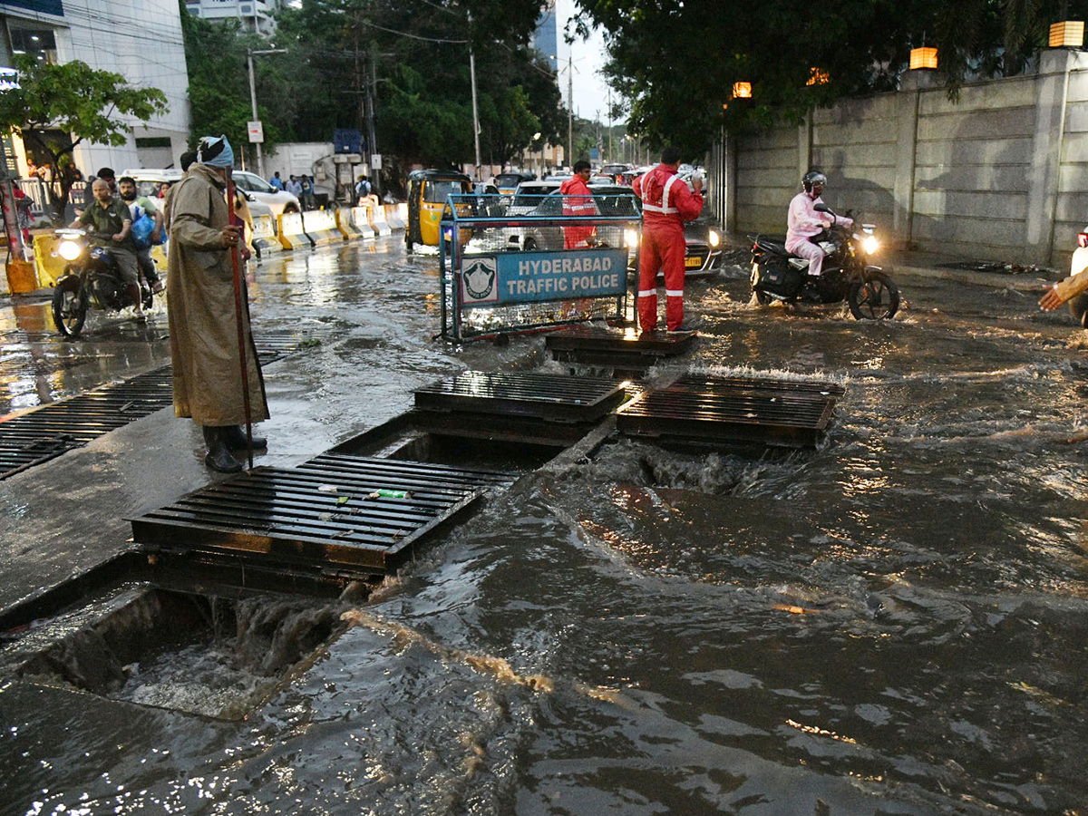 heavy_20rains_20in_20hyderabad_20latest_20news__20_2815_29.jpg 15