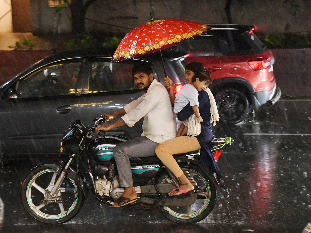 heavy_20rains_20in_20hyderabad_20latest_20news__20_2817_29.jpg 17