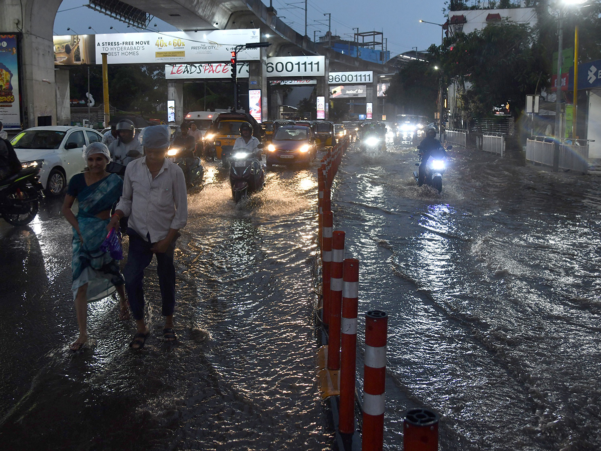 heavy_20rains_20in_20hyderabad_20latest_20news__20_2818_29.jpg 18