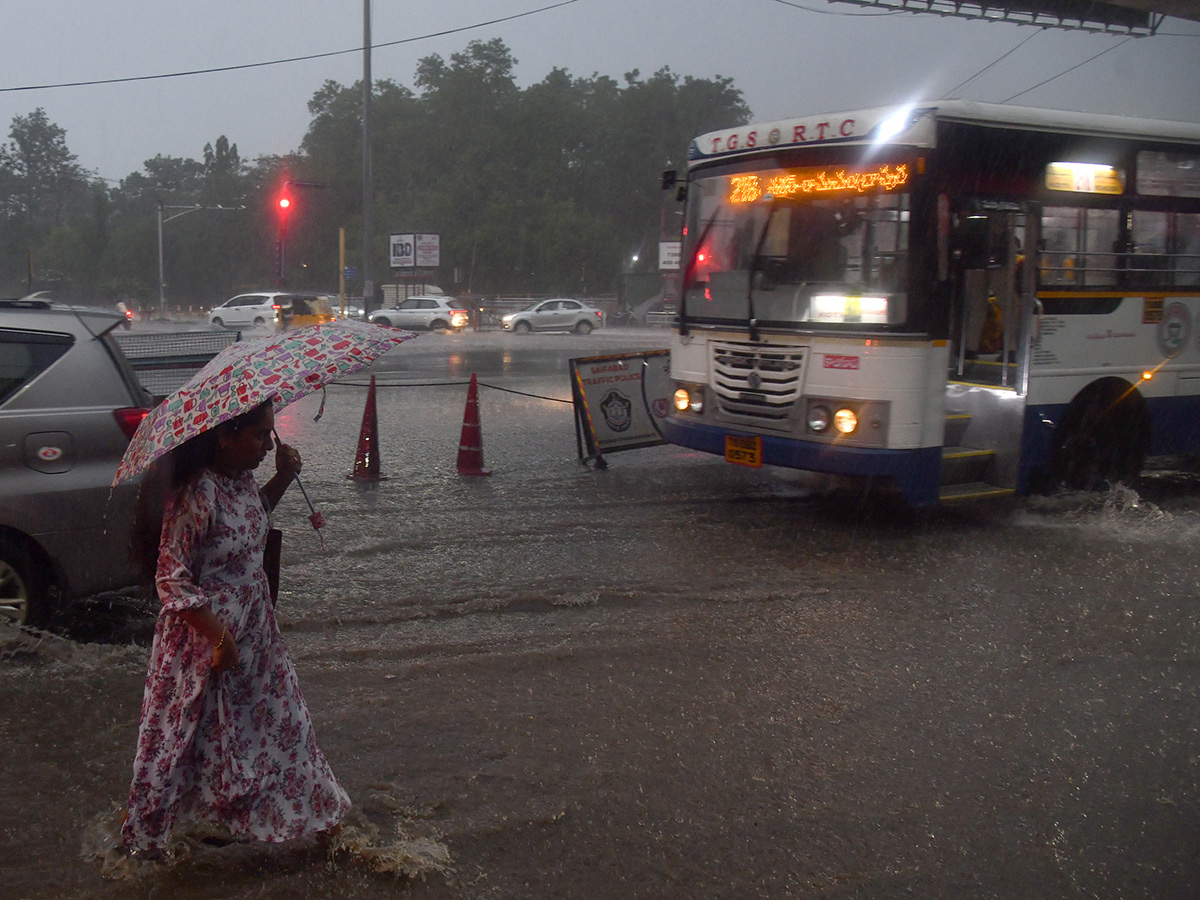 heavy_20rains_20in_20hyderabad_20latest_20news__20_2821_29.jpg 21
