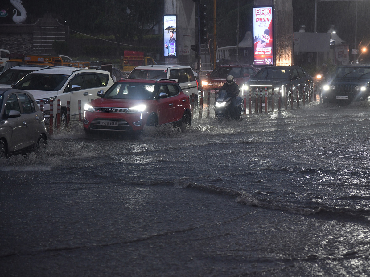 heavy_20rains_20in_20hyderabad_20latest_20news__20_2823_29.jpg 23