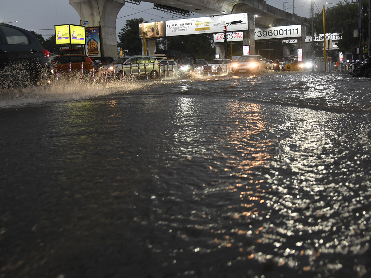heavy_20rains_20in_20hyderabad_20latest_20news__20_2831_29.jpg 31