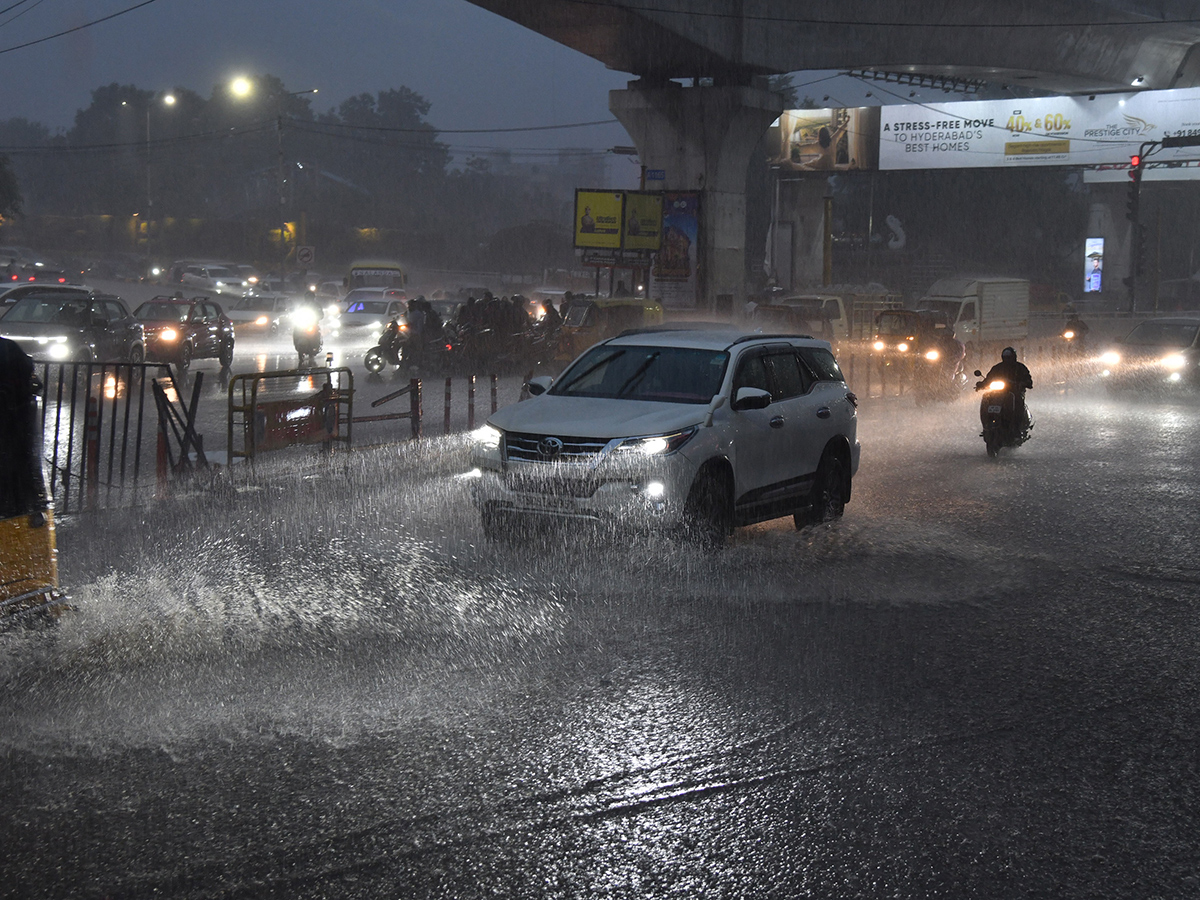 heavy_20rains_20in_20hyderabad_20latest_20news__20_284_29.jpg 4