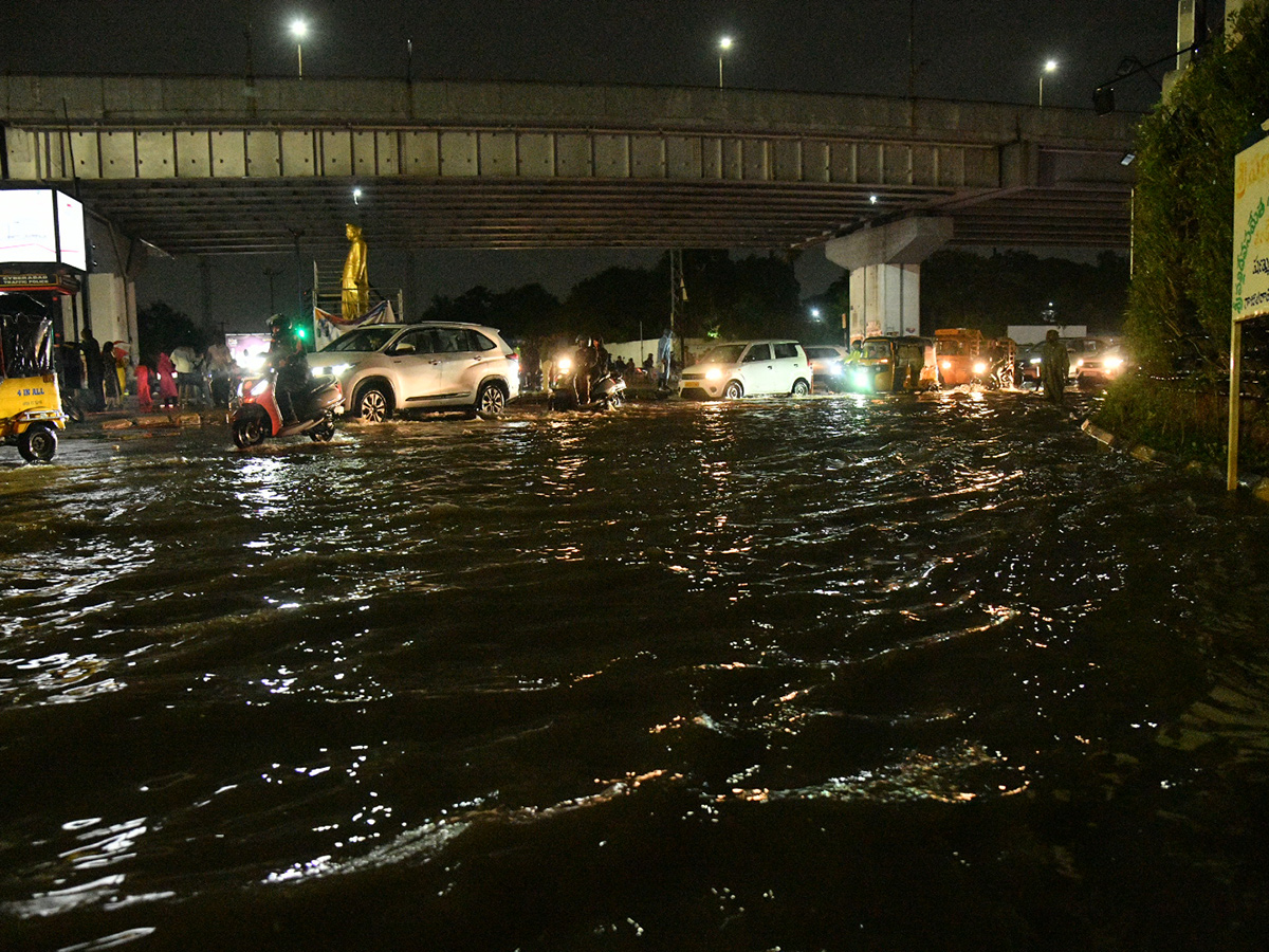 heavy_20rains_20in_20hyderabad_20latest_20news__20_289_29.jpg 9
