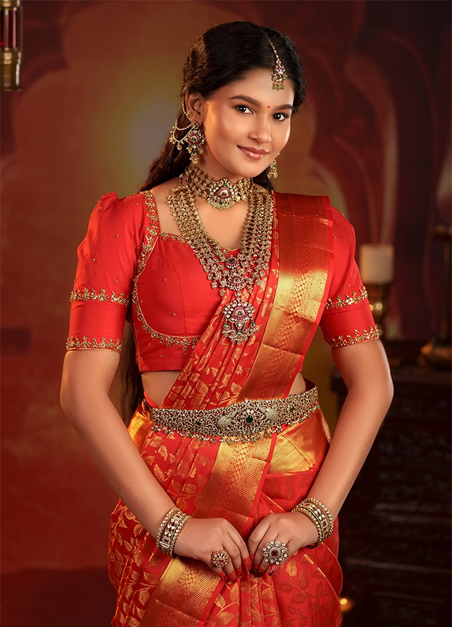 Actress_20Yuvina_20Parthavi_20In_20Aadarsha_20Kutumbam_20Movie__20_2810_29.jpg 10
