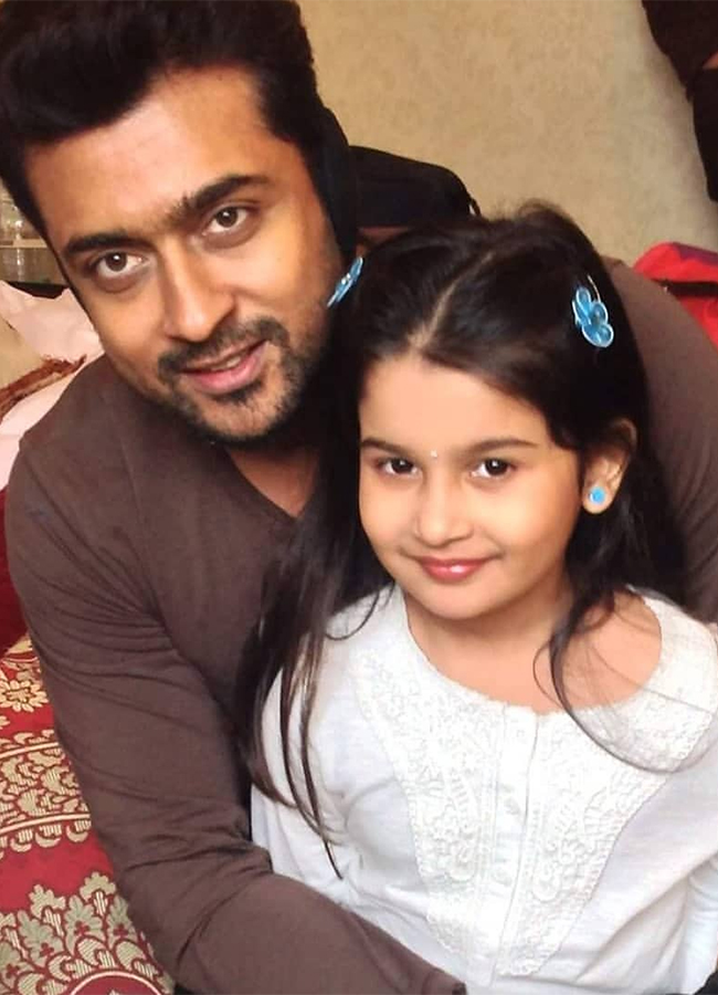 Actress_20Yuvina_20Parthavi_20In_20Aadarsha_20Kutumbam_20Movie__20_2815_29.jpg 15