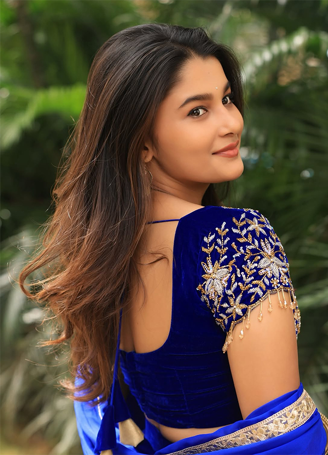 Actress_20Yuvina_20Parthavi_20In_20Aadarsha_20Kutumbam_20Movie__20_287_29.jpg 7