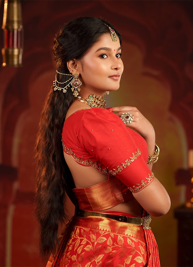 Actress_20Yuvina_20Parthavi_20In_20Aadarsha_20Kutumbam_20Movie__20_289_29.jpg 9