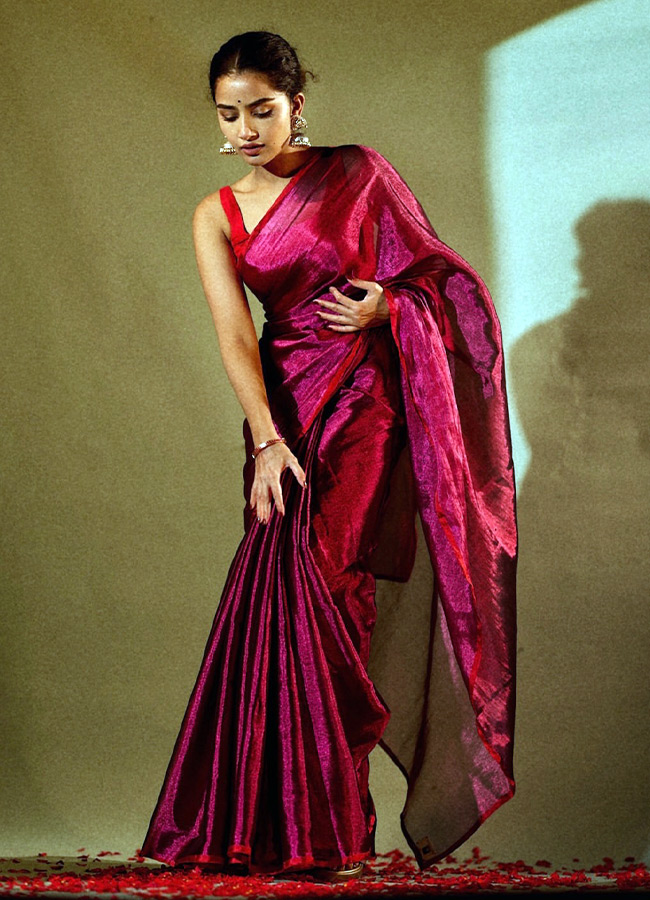 Anupama_20Parameswaran_20_2810_29.jpg 10