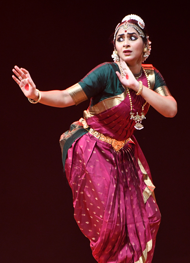 Dr_20C_20Narayana_20Reddy_20Birth_20Anniversary_20At_20Ravindra_20Bharati__20_286_29.jpg 6