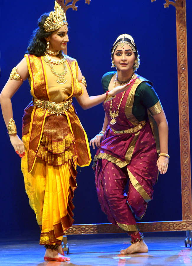Dr_20C_20Narayana_20Reddy_20Birth_20Anniversary_20At_20Ravindra_20Bharati__20_288_29.jpg 8