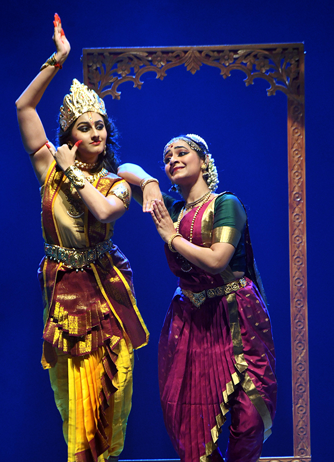 Dr_20C_20Narayana_20Reddy_20Birth_20Anniversary_20At_20Ravindra_20Bharati__20_289_29.jpg 9