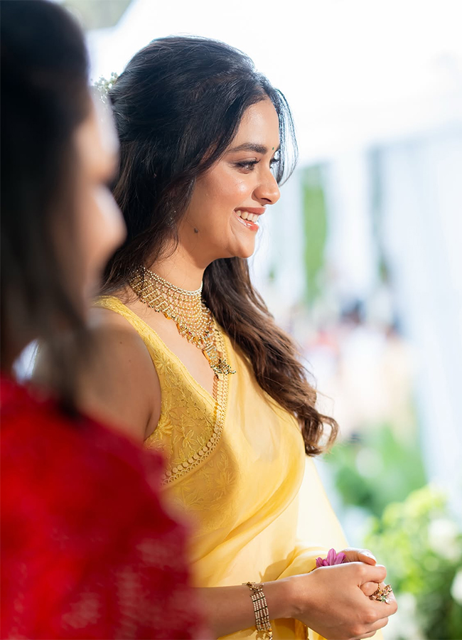 Actress_20Keerthy_20Suresh_20Yellow_20Saree_20Look_20Viral_20Photos__20_283_29.jpg 3