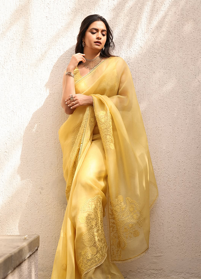 Actress_20Keerthy_20Suresh_20Yellow_20Saree_20Look_20Viral_20Photos__20_286_29.jpg 6