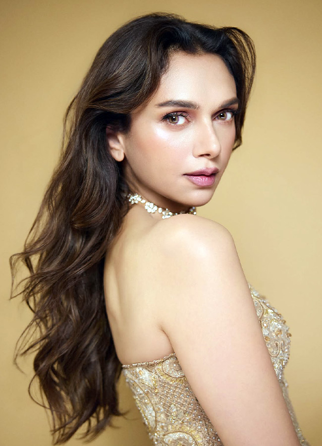 Aditi_20Rao_20Hydari_20_286_29.jpg 6