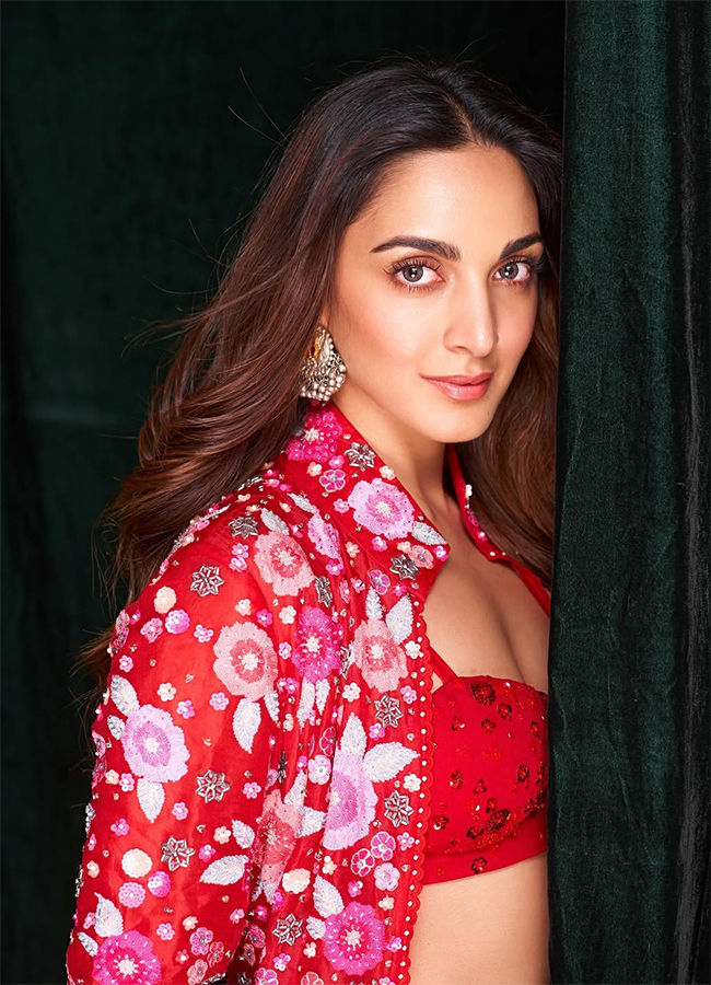 Indian_20Actress_20Kiara_20Advani_20Birthday_20Special_20Photos__20_2819_29.jpg 19