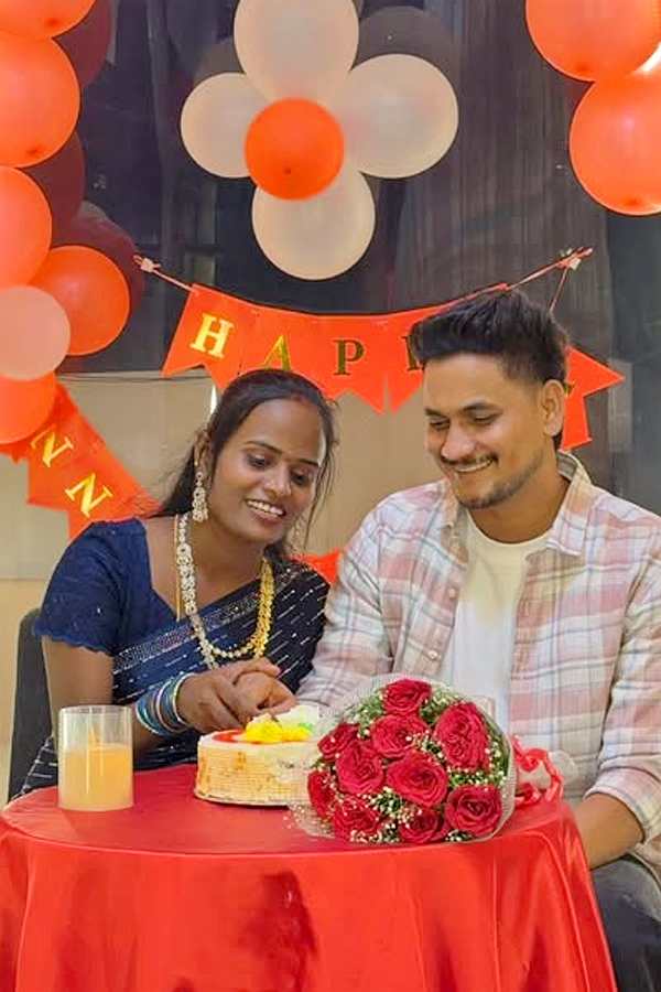 Jabardasth_20Faima_20enjoying_20Time_20with_20Her_20Husband_20Photos_20_283_29.jpg 4