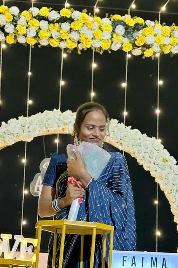 Jabardasth_20Faima_20enjoying_20Time_20with_20Her_20Husband_20Photos_20_284_29.jpg 5