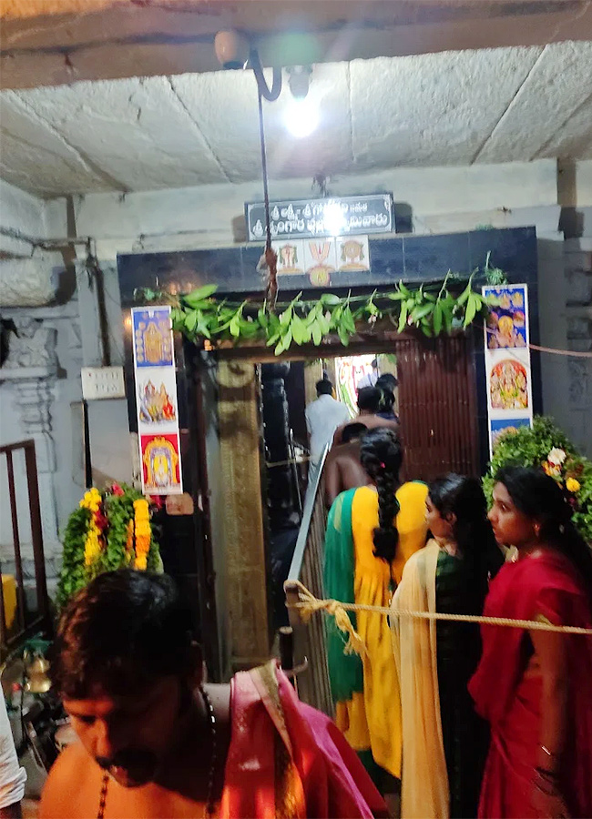 Sri_20Srungara_20Vallabha_20Swamy_20Temple_20Tirupati_20East_20Godavari__20_2817_29.jpg 17