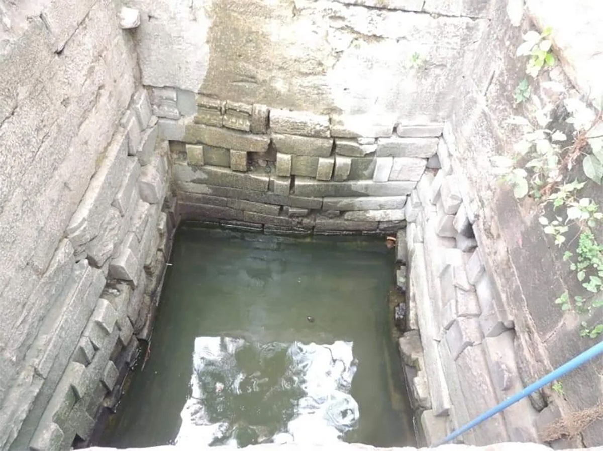 Sri_20Srungara_20Vallabha_20Swamy_20Temple_20Tirupati_20East_20Godavari__20_2818_29.jpg 18