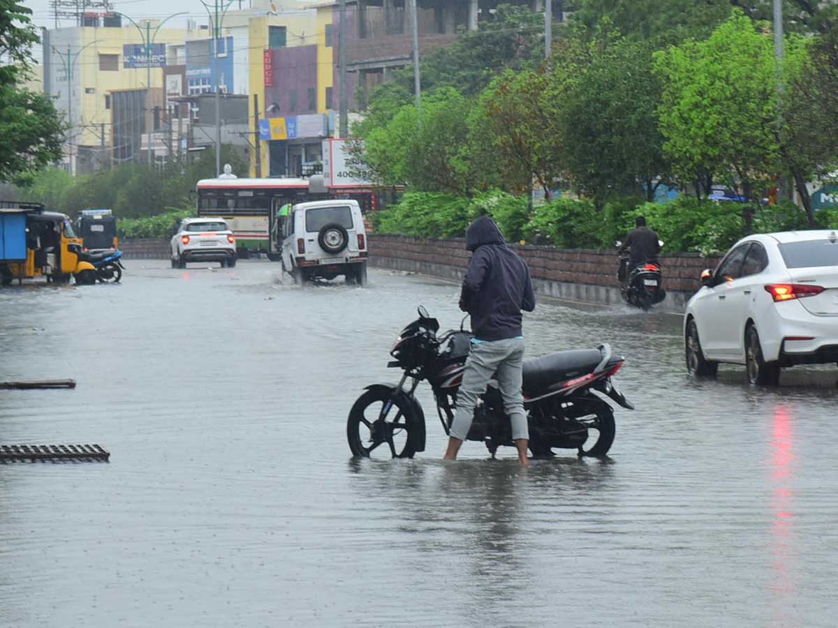 heavy_20rains_20in_20telangana__20_2810_29.jpg 10