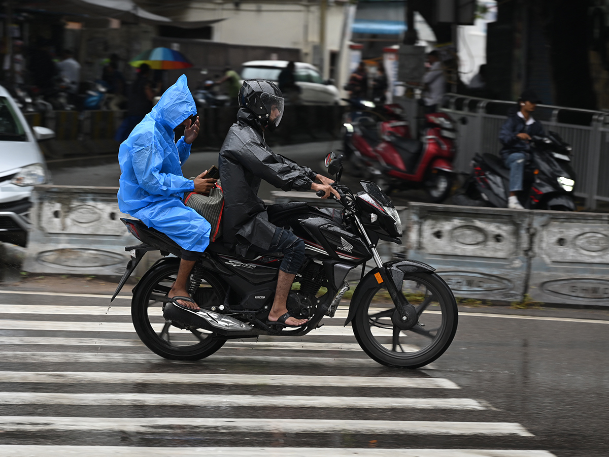 heavy_20rains_20in_20telangana__20_2822_29.jpg 22
