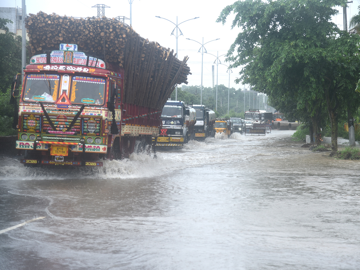 heavy_20rains_20in_20telangana__20_282_29.jpg 2