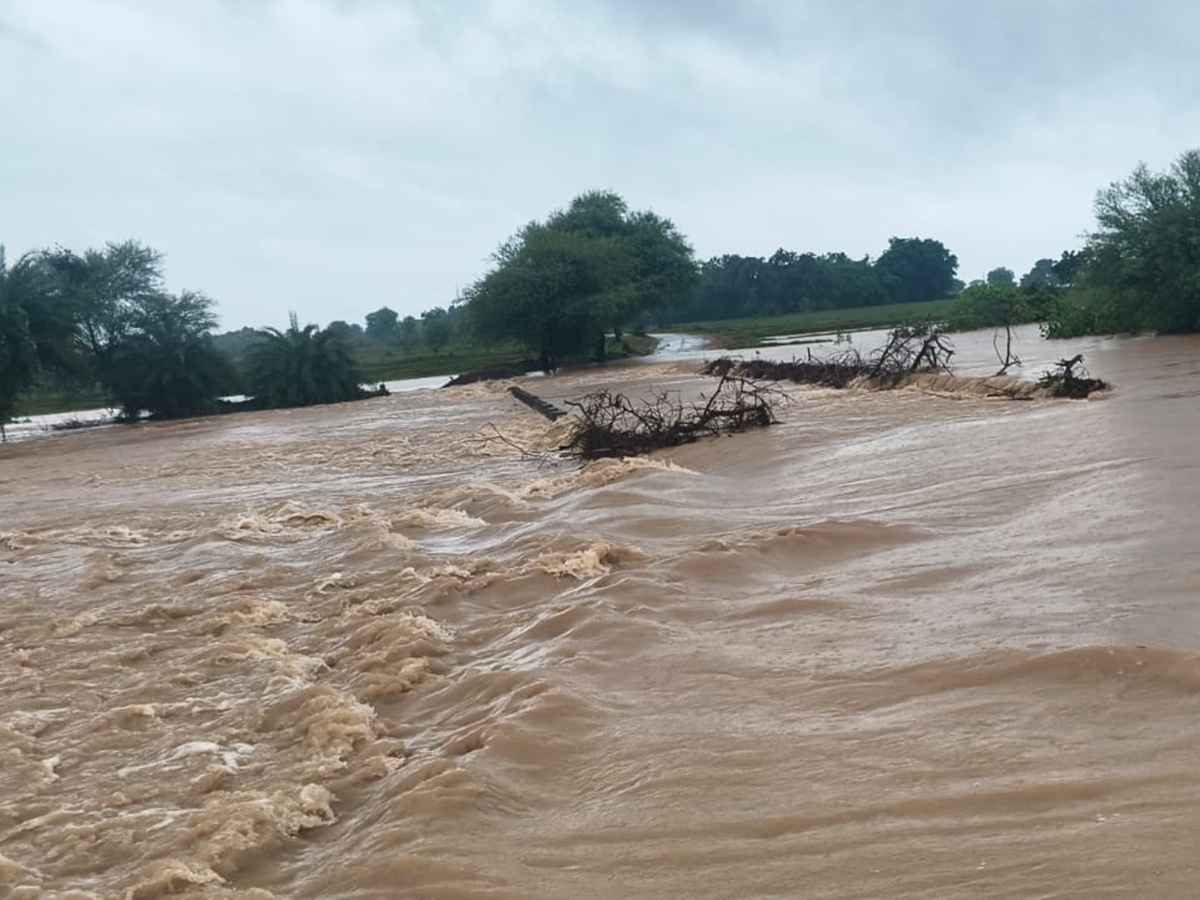 heavy_20rains_20in_20telangana__20_285_29.jpg 5