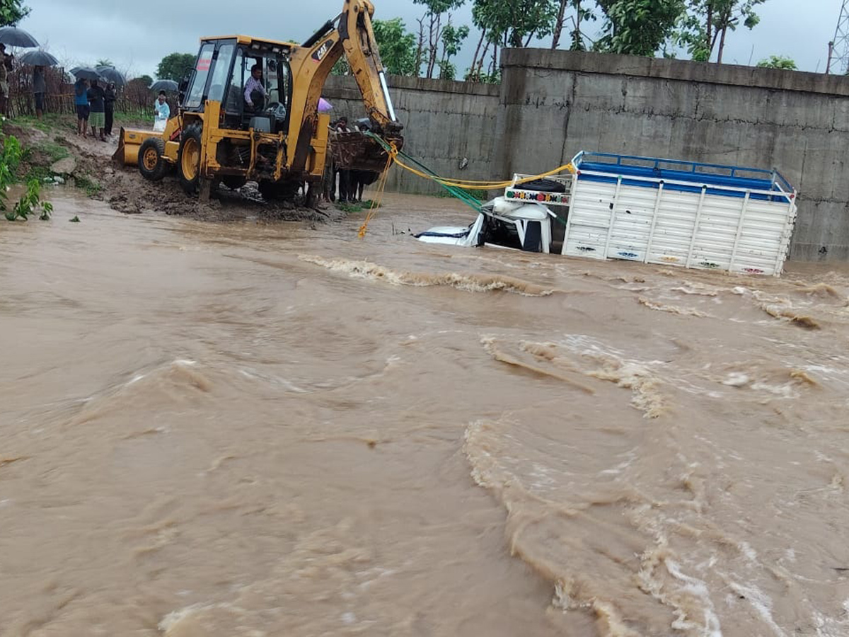 heavy_20rains_20in_20telangana__20_286_29.jpg 6