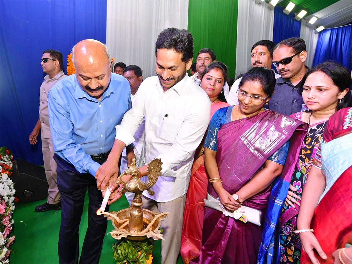 From_20Jagans_20Foundation_20Stone_20to_20Bhogapuram_20Airport_20Grand_20Look_20Photos_4.jpg 4
