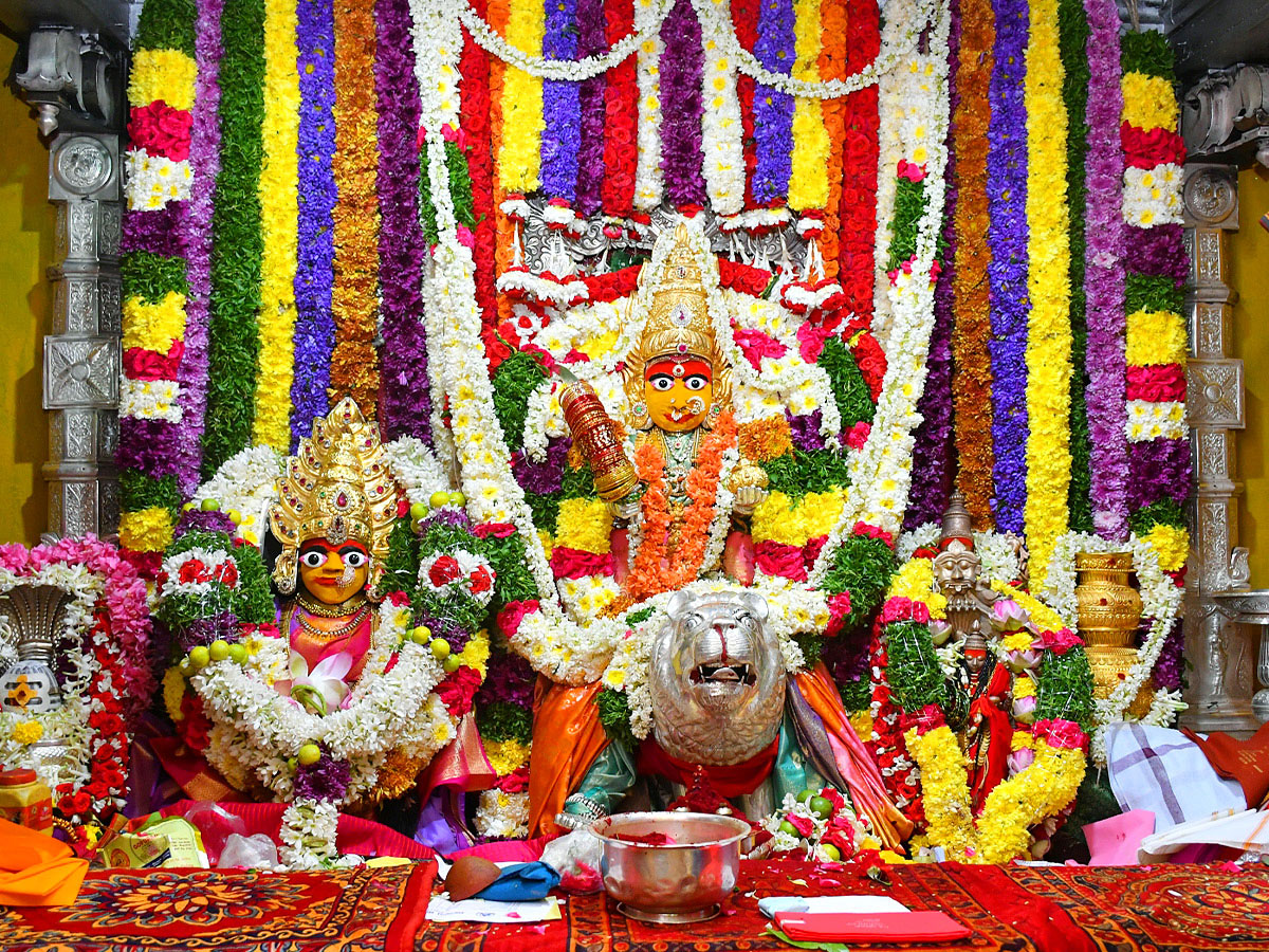 Mahankali-Temple-Lighting-_282_29.jpg 2
