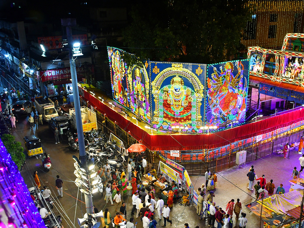 Mahankali-Temple-Lighting-_285_29.jpg 5