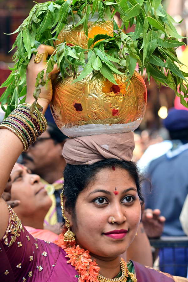 Secunderabad_20Ujjaini_20Mahankali_20Bonalu_20Photos_20_2811_29.jpg 37