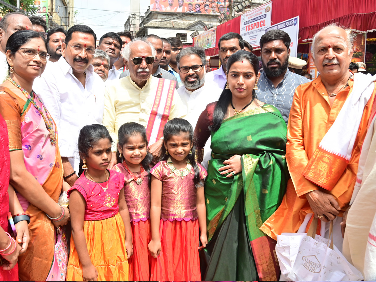 Secunderabad_20Ujjaini_20Mahankali_20Bonalu_20Photos_20_2820_29.jpg 15
